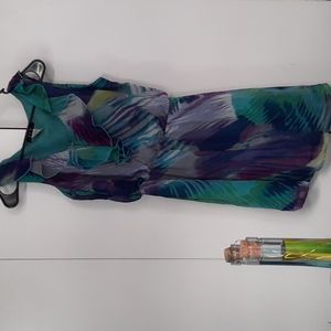 JFW Beautiful colored dress Sz L little zipper in front Teal purple white swirls